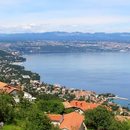 With A Parking Space Lovran, Opatija - 2352 Lovran